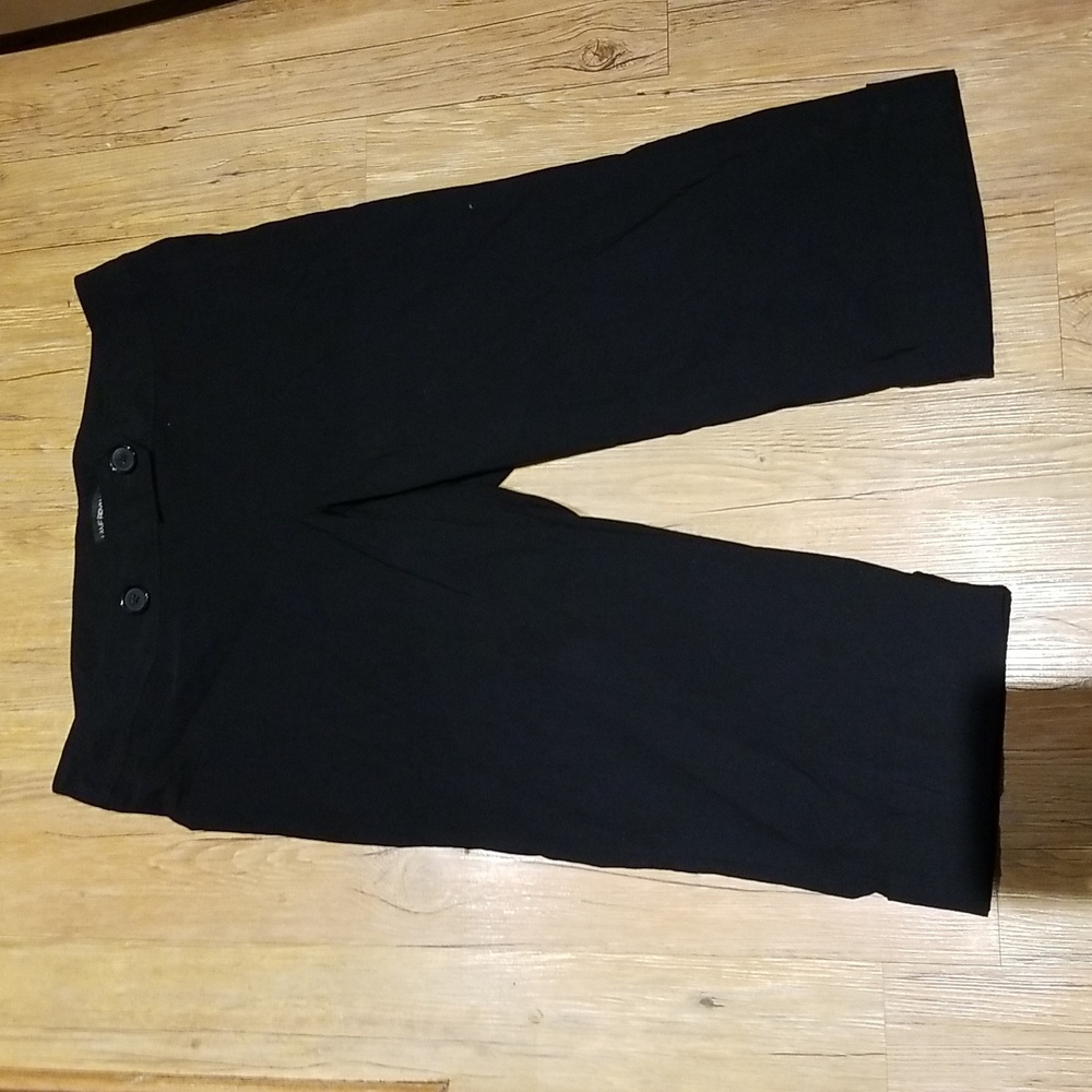 Lane Bryant black capri like new condition stretchable fabric sz 20